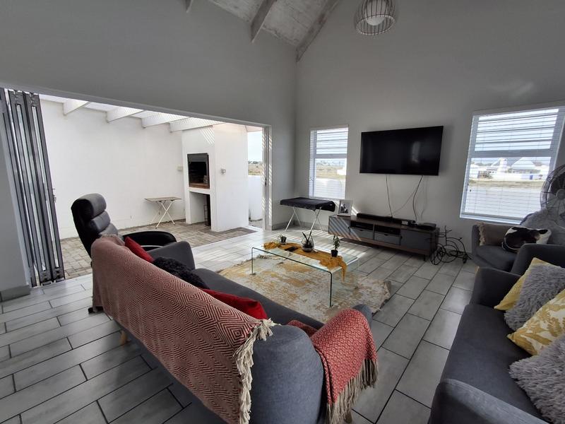 To Let 3 Bedroom Property for Rent in Lampiesbaai Western Cape